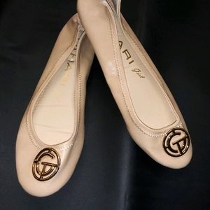 Tahari Girl Ottavia Beige Cream Round Toe Flats 